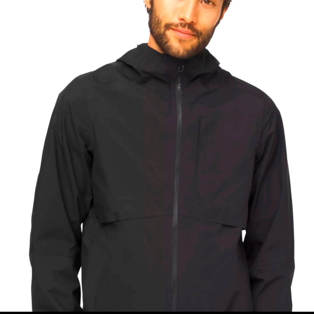 Lululemon Men's Outpour Shell